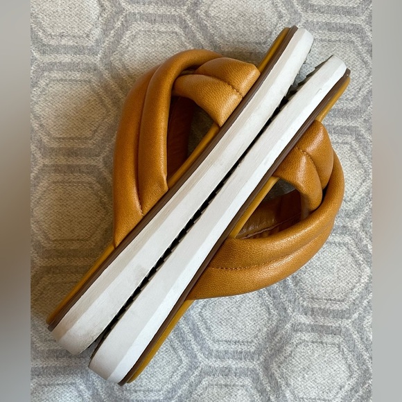 VINCE CAMUTO Sevaida Leather Slide Sandals Women's Size 8 - Picture 5 of 11